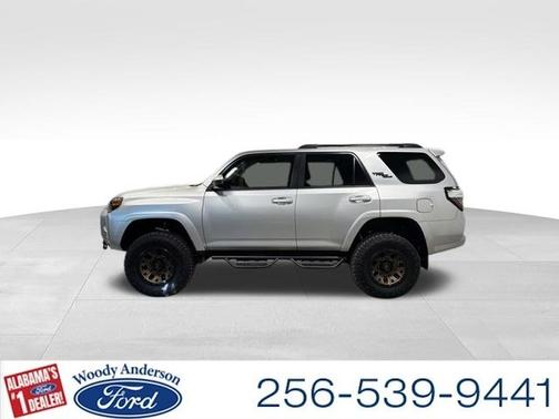 2022 Toyota 4Runner TRD OFF ROAD