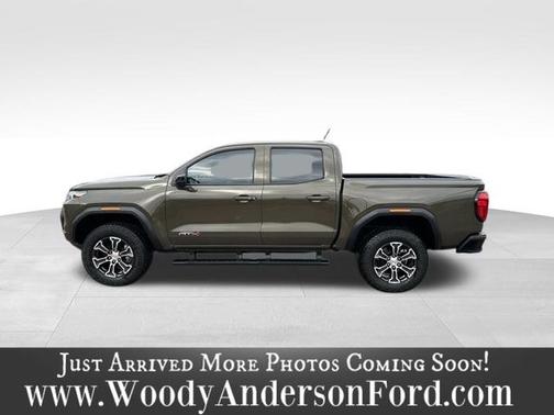 2025 GMC Canyon AT4