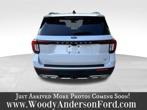 SPACE WHITE METALLIC 2025 Ford Explorer ACTIVE