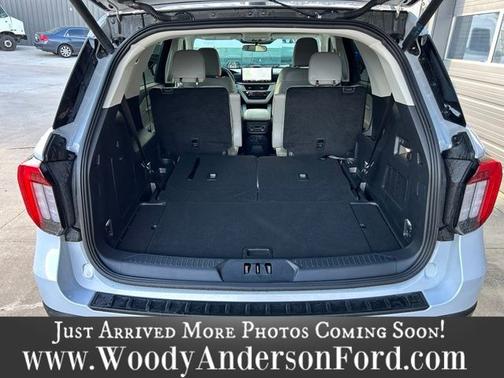 SPACE WHITE METALLIC 2025 Ford Explorer ACTIVE