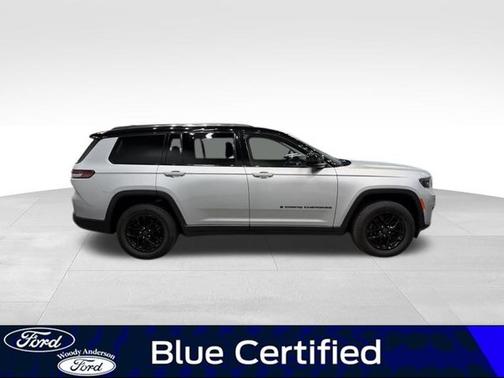 Silver Zynith 2023 Jeep Grand Cherokee LAREDO