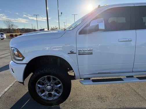 2018 RAM 2500 Limited Crew Cab 4x4 6'4' Box