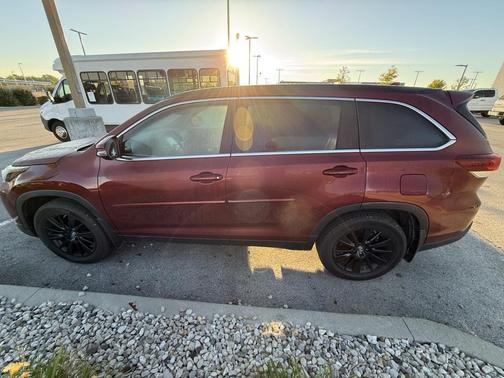 2019 Toyota Highlander 