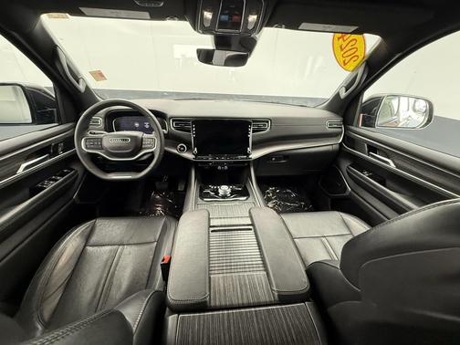 2024 Jeep Wagoneer L Series II 4x4