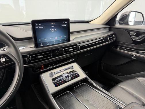 Black Metallic 2022 Lincoln Aviator Standard AWD