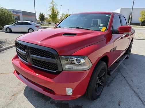 2017 RAM 1500 Night Crew Cab 4x4 5'7' Box