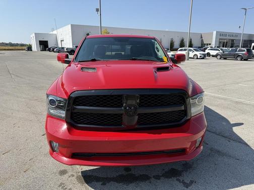 2017 RAM 1500 Night Crew Cab 4x4 5'7' Box