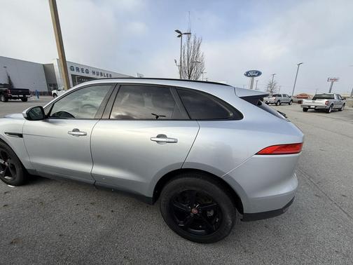 2019 Jaguar F-PACE 25t Premium