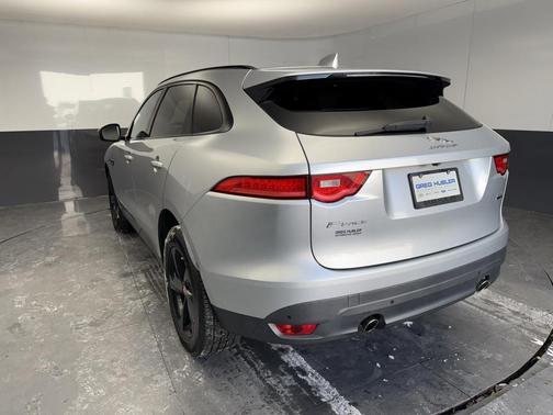 2019 Jaguar F-PACE 25t Premium