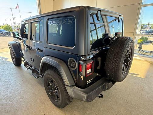 Black Clearcoat 2018 Jeep Wrangler Unlimited Sport
