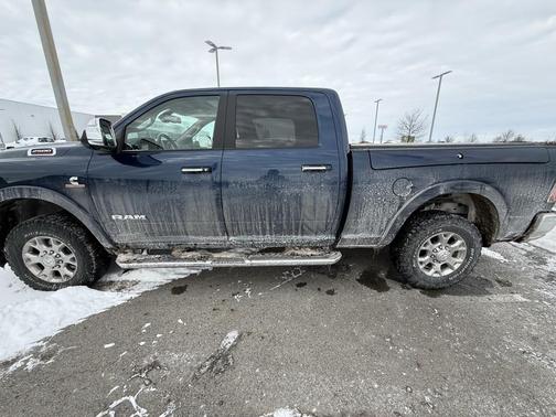 2022 RAM 2500 Laramie Crew Cab 4x4 6'4' Box