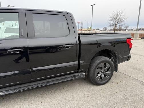 2022 Ford F-150 Lightning LARIAT