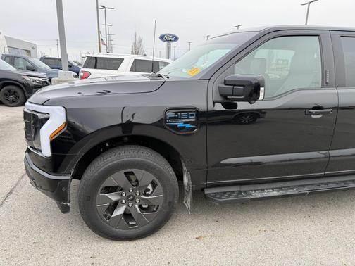 2022 Ford F-150 Lightning LARIAT