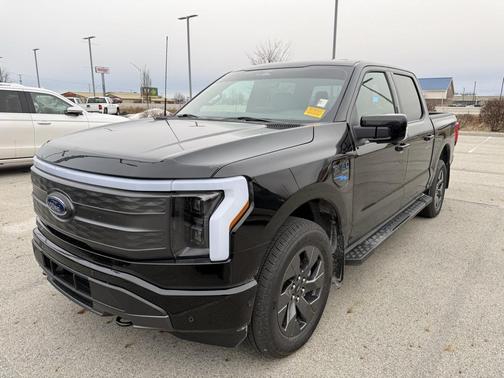2022 Ford F-150 Lightning LARIAT