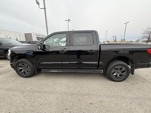 2022 Ford F-150 Lightning LARIAT