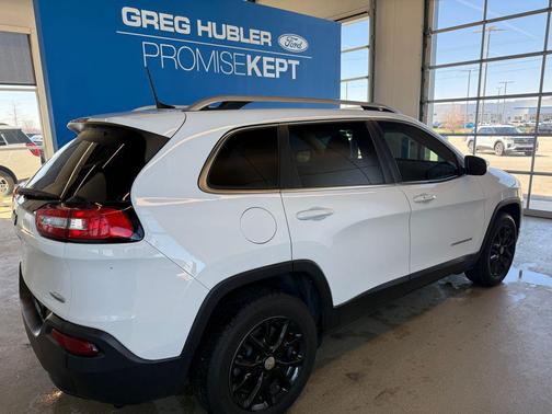 Bright White Clearcoat 2018 Jeep Cherokee Latitude Plus