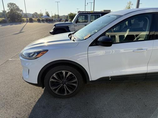 2021 Ford Escape SE