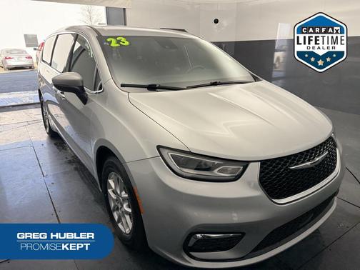 2023 Chrysler Pacifica Touring