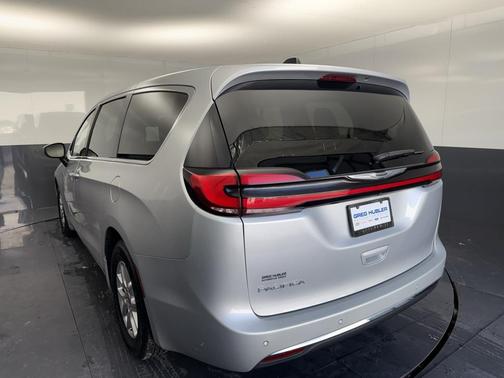 2023 Chrysler Pacifica Touring