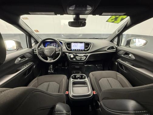 2023 Chrysler Pacifica Touring