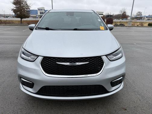 2023 Chrysler Pacifica Touring