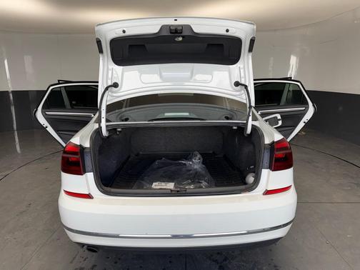 2018 Volkswagen Passat 2.0T SE