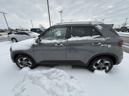 2021 Hyundai VENUE SEL