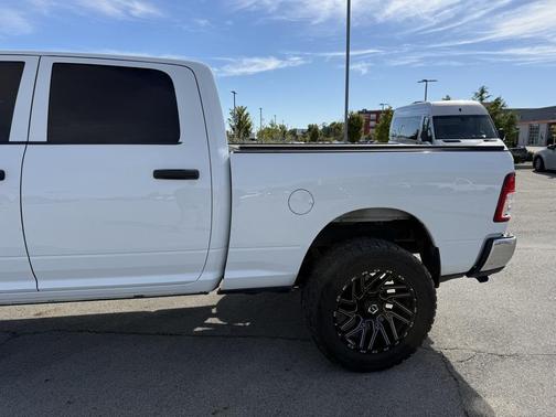 2024 RAM 2500 Tradesman Crew Cab 4x4 6'4' Box
