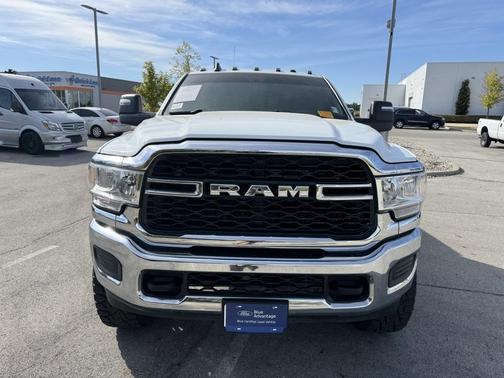 2024 RAM 2500 Tradesman Crew Cab 4x4 6'4' Box