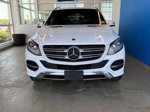 White 2019 Mercedes-Benz GLE 400 Base 4MATIC