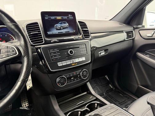 White 2019 Mercedes-Benz GLE 400 Base 4MATIC