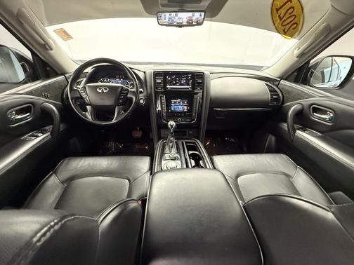 2021 INFINITI QX80 Luxe