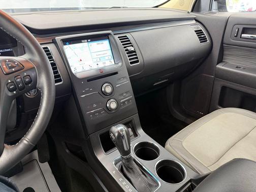 White Platinum Clearcoat Metallic 2016 Ford Flex SEL