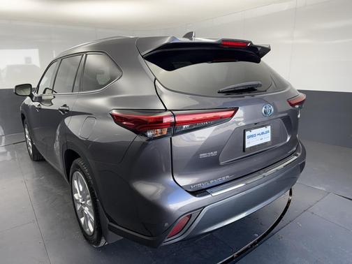 2022 Toyota Highlander Hybrid Limited