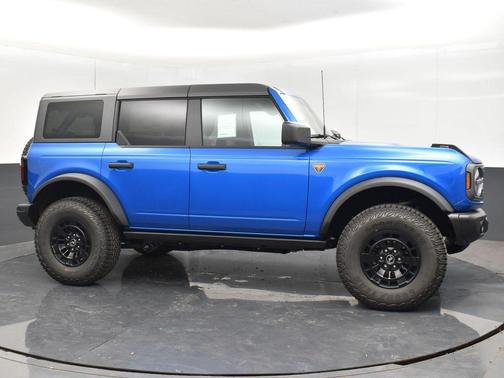 Velocity Blue Metallic 2026 Ford Bronco Badlands