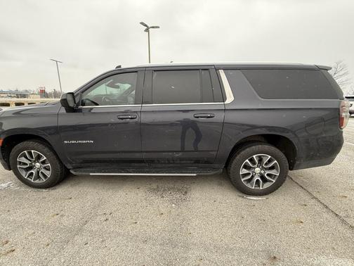 2022 Chevrolet Suburban LT