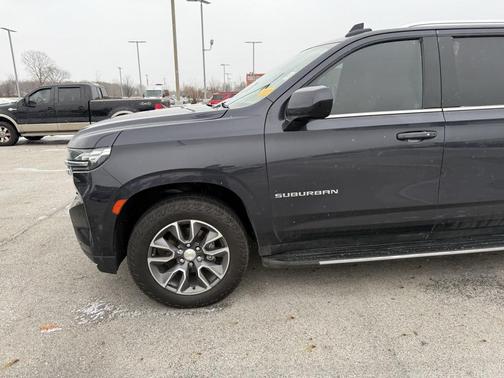 2022 Chevrolet Suburban LT