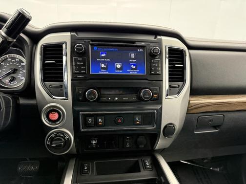 2017 Nissan Titan XD SL