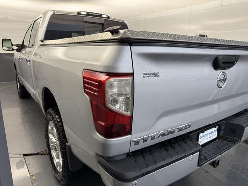 2017 Nissan Titan XD SL