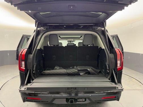 Agate Black Metallic 2026 Ford Expedition Active