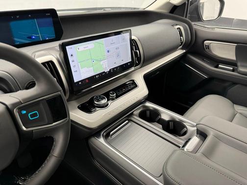 Agate Black Metallic 2026 Ford Expedition Active