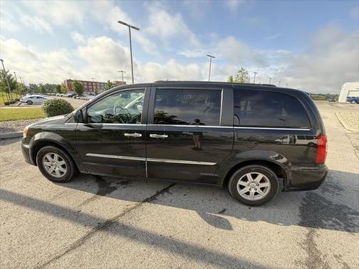 2011 Chrysler Town & Country Touring