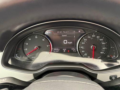 Glacier White 2019 Audi Q7 45 Premium