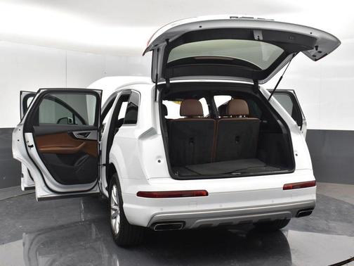 Glacier White 2019 Audi Q7 45 Premium