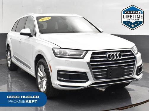 Glacier White 2019 Audi Q7 45 Premium