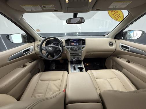 2019 Nissan Pathfinder SL