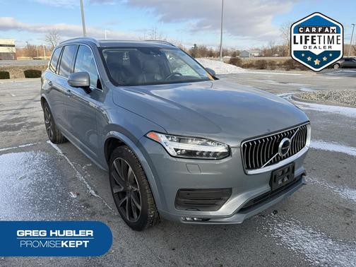 2022 Volvo XC90 T6 Momentum