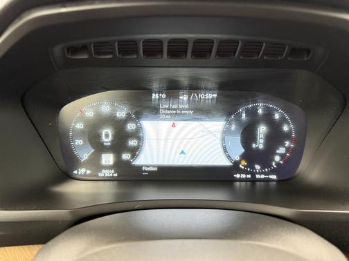 2022 Volvo XC90 T6 Momentum