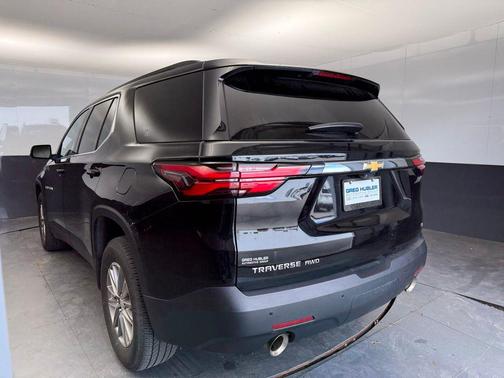 Mosaic Black Metallic 2023 Chevrolet Traverse LT Leather