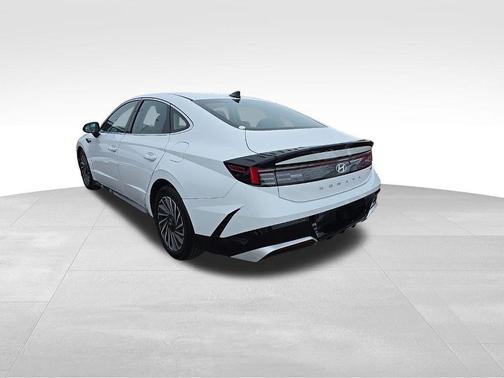 2024 Hyundai SONATA Hybrid SE
